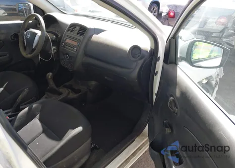 2017 Nissan Versa 1.6 S z USA, uszkodzony, nr VIN 3N1CN7AP3HL833070